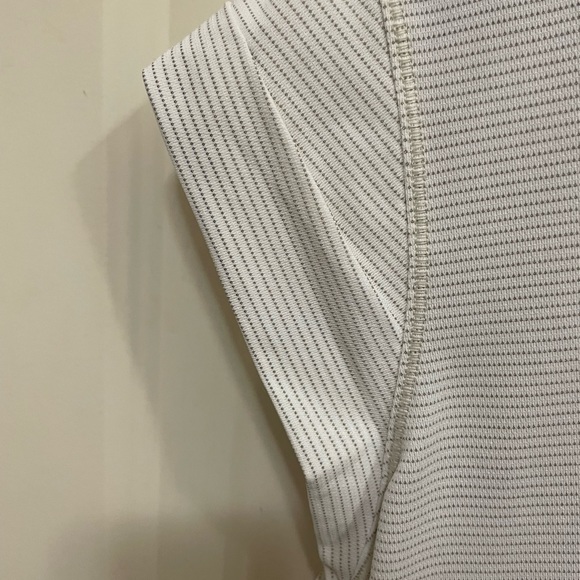 Lululemon t-shirt - Picture 3 of 5